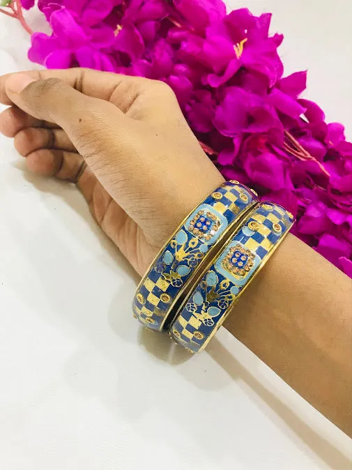 Attractive Blue Color Checked Design Glass Bangles For Women