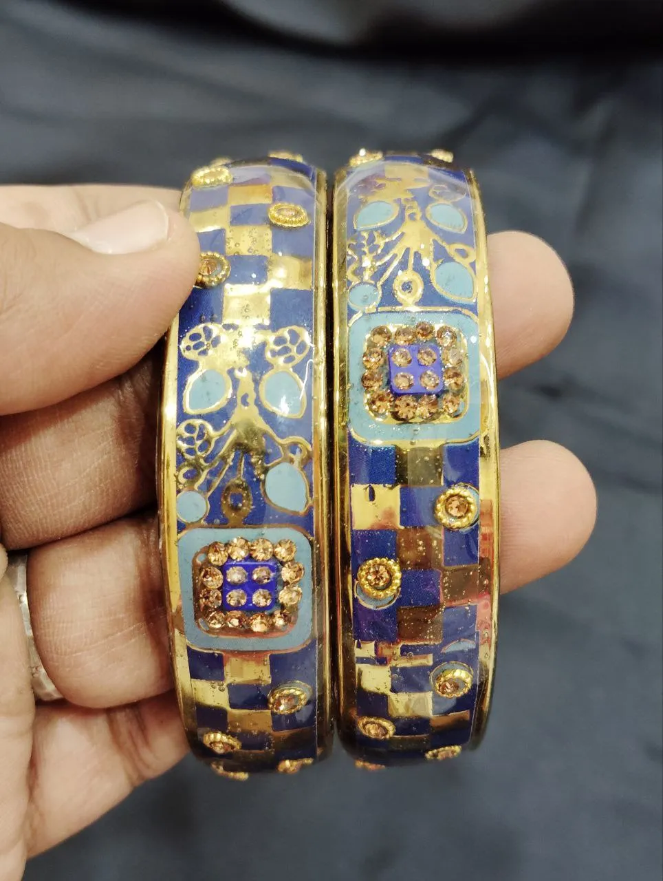 Attractive Blue Color Checked Design Glass Bangles For Women