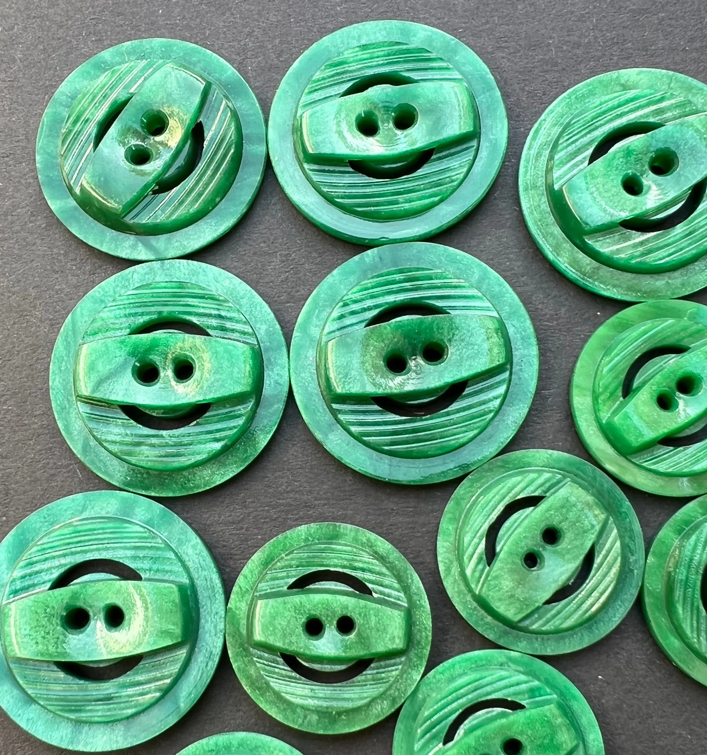 Dappled Forest Green 1940s 1.8cm or 2.2cm Buttons