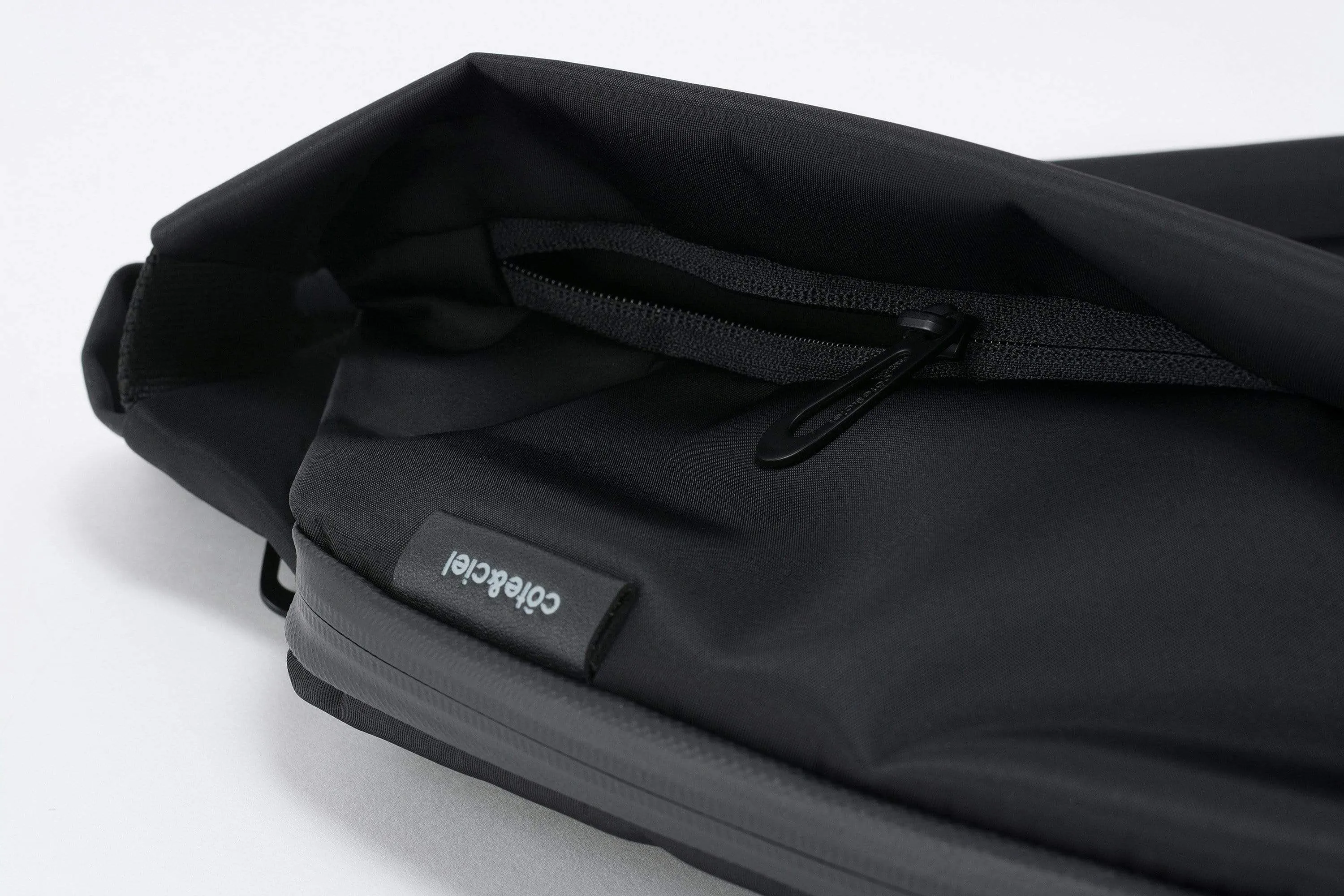 Isarau Sleek Black