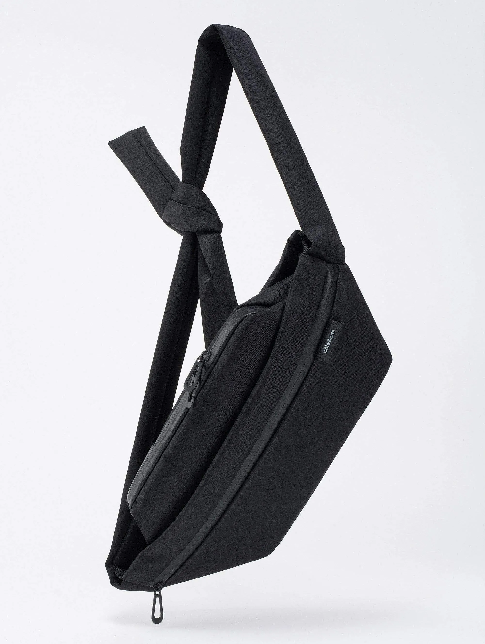 Isarau Sleek Black