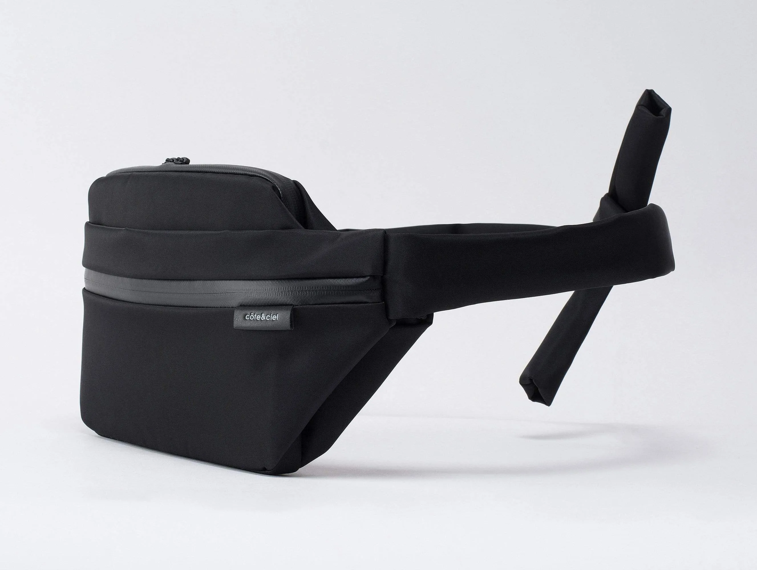 Isarau Sleek Black