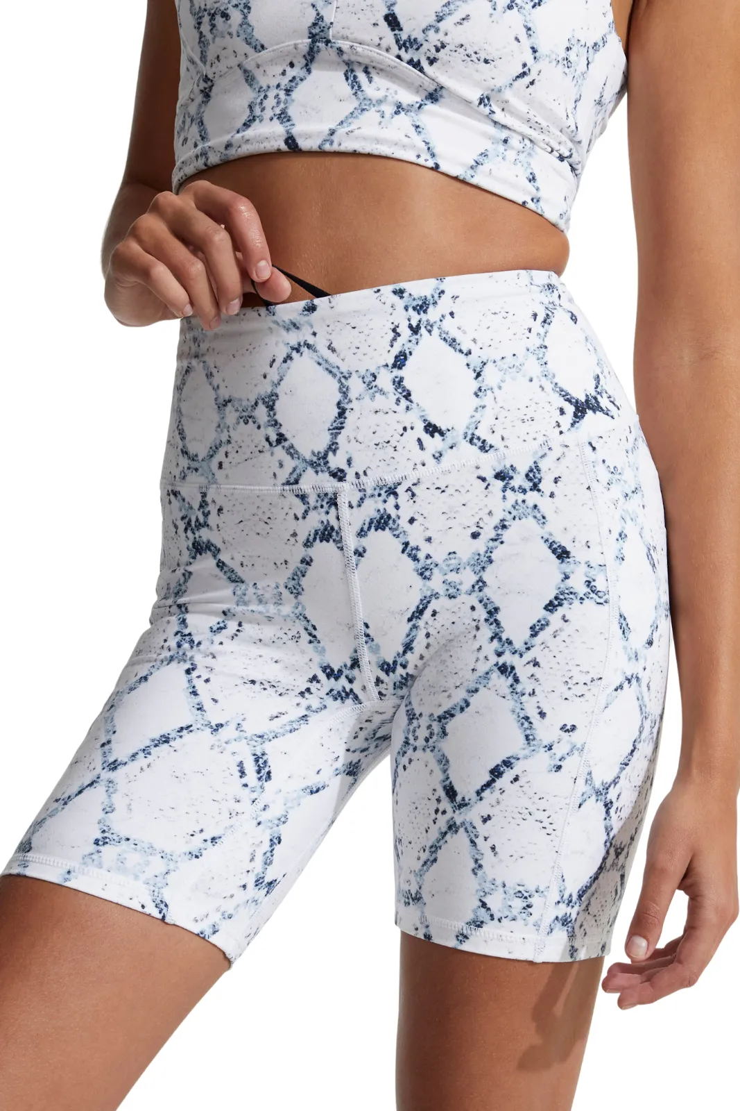 Lets Go Pocket Short 7", White Snake