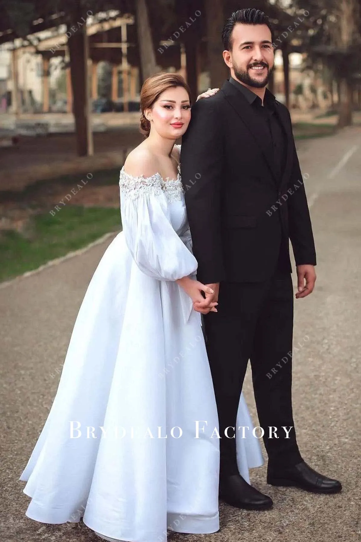 Off-Shoulder Puffy Sleeves Bowknot Plus Size A-Line Bridal Dress