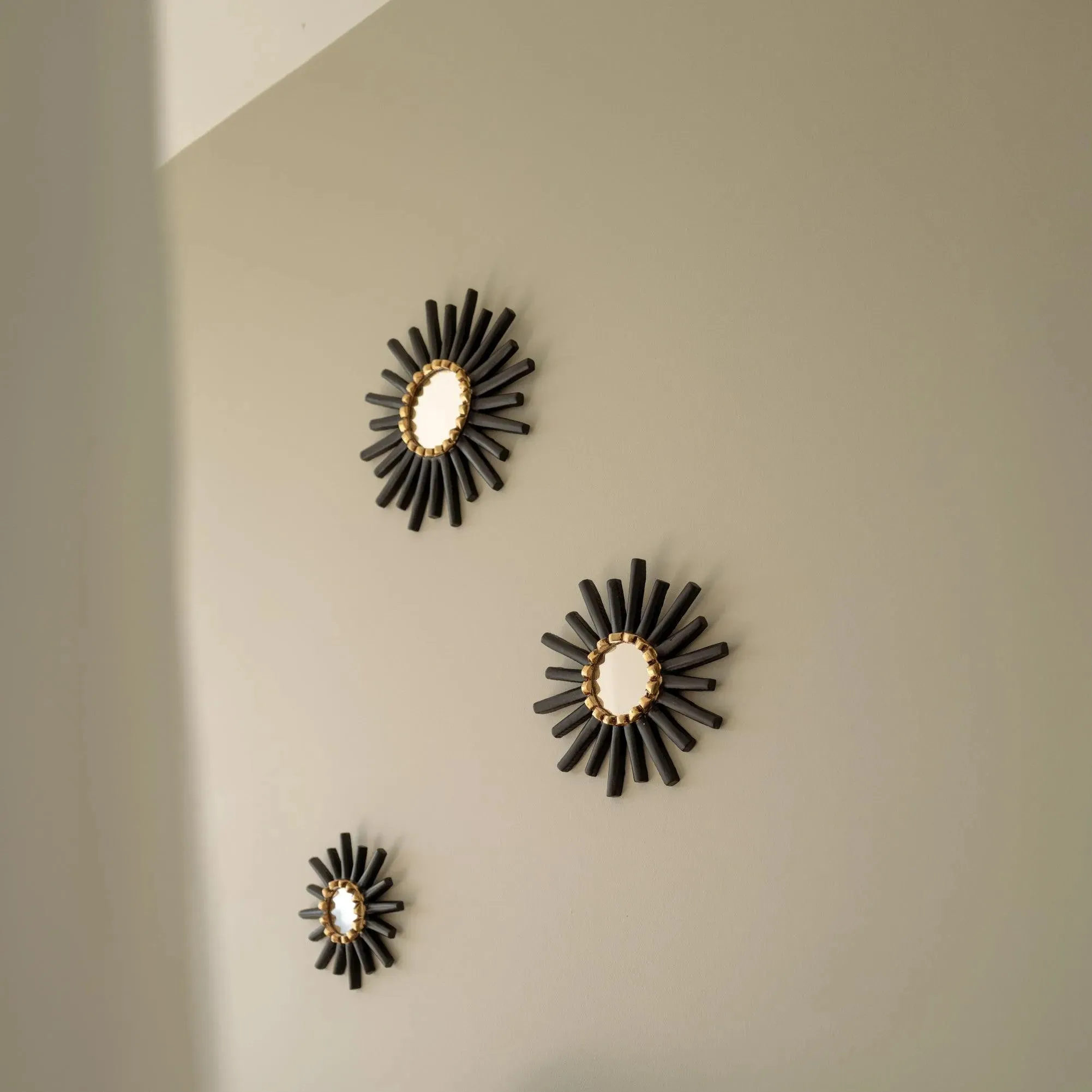 Peruvian Wall Mirror - Black Sunburst