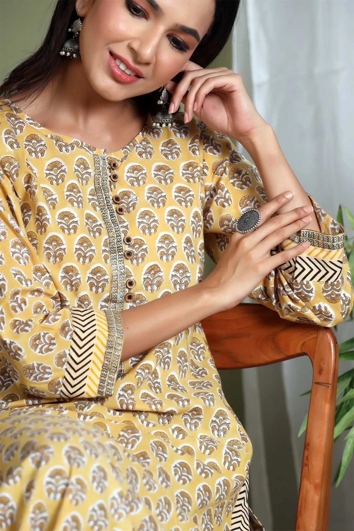 Straight fit Kurta in mustard buti print
